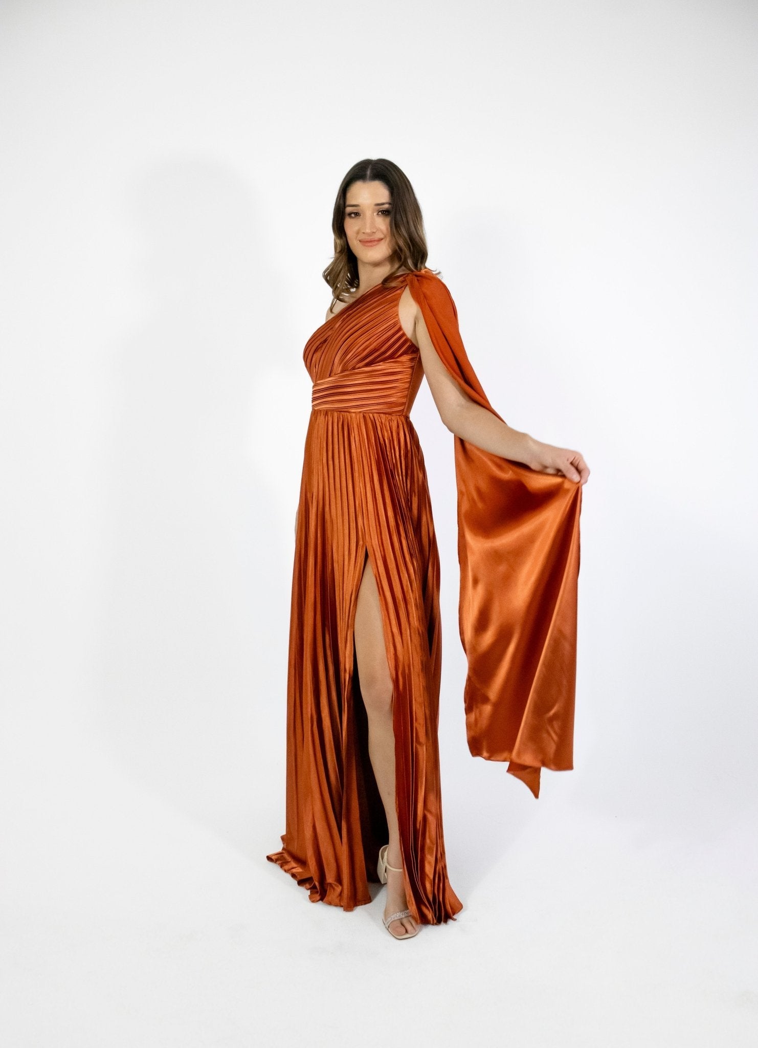 Claudia - Cindel vestidos maxi, midi, mini, para toda ocasion, largos, de fiesta, de boda