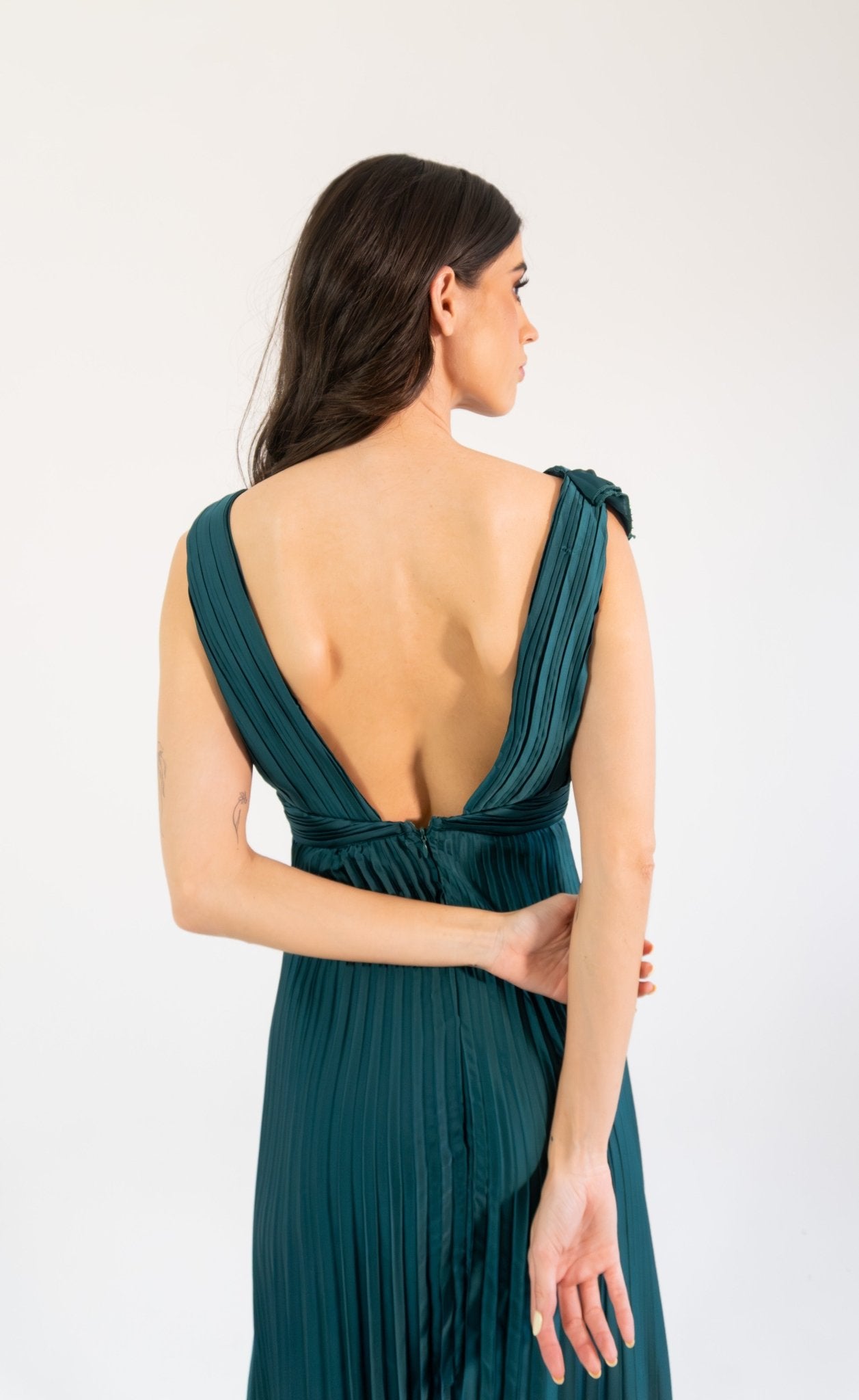 Dorota - verde satin - Cindel vestidos maxi, midi, mini, para toda ocasion, largos, de fiesta, de boda