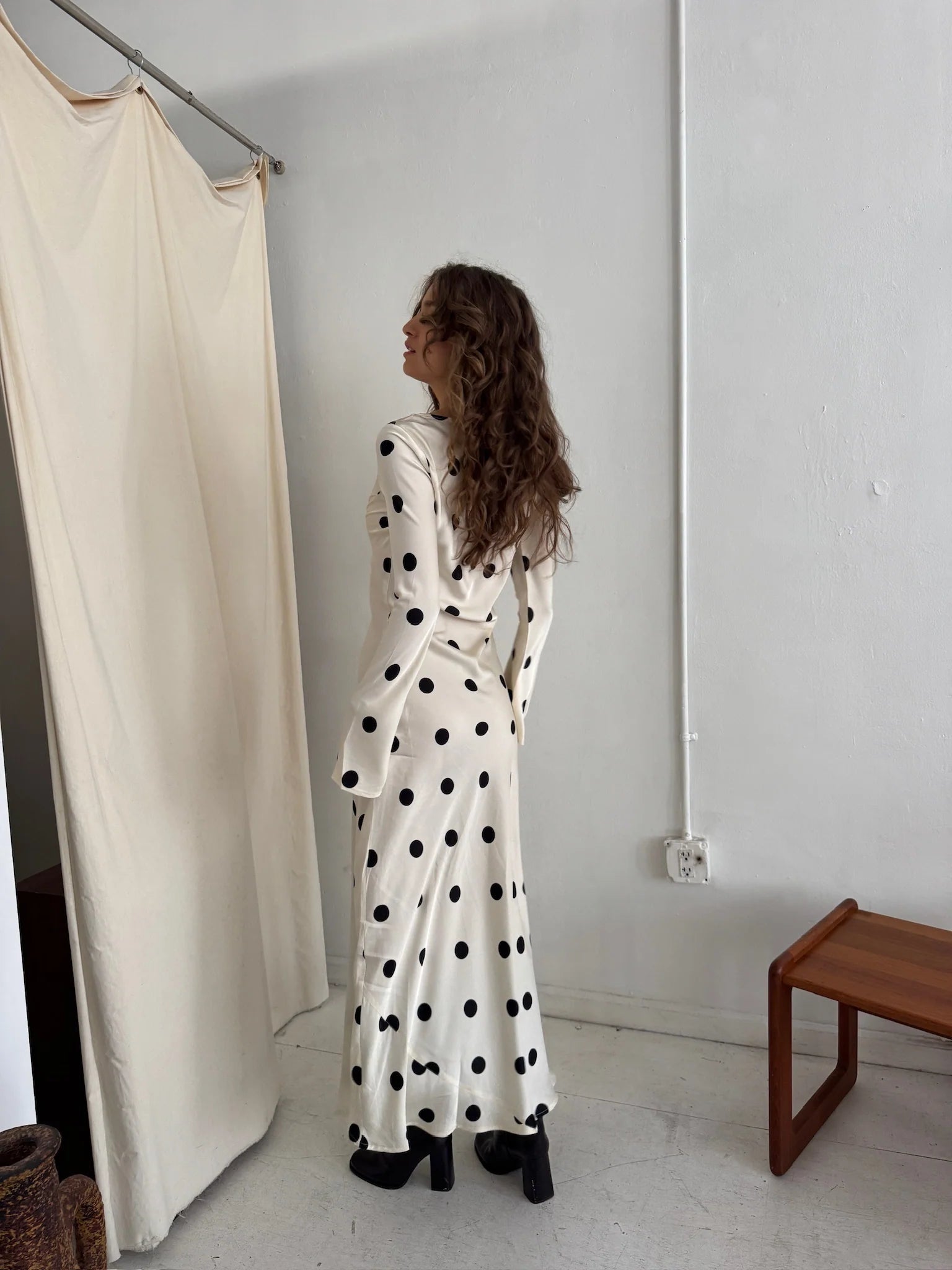 Georgie polka - blanco - Cindel vestidos maxi, midi, mini, para toda ocasion, largos, de fiesta, de boda