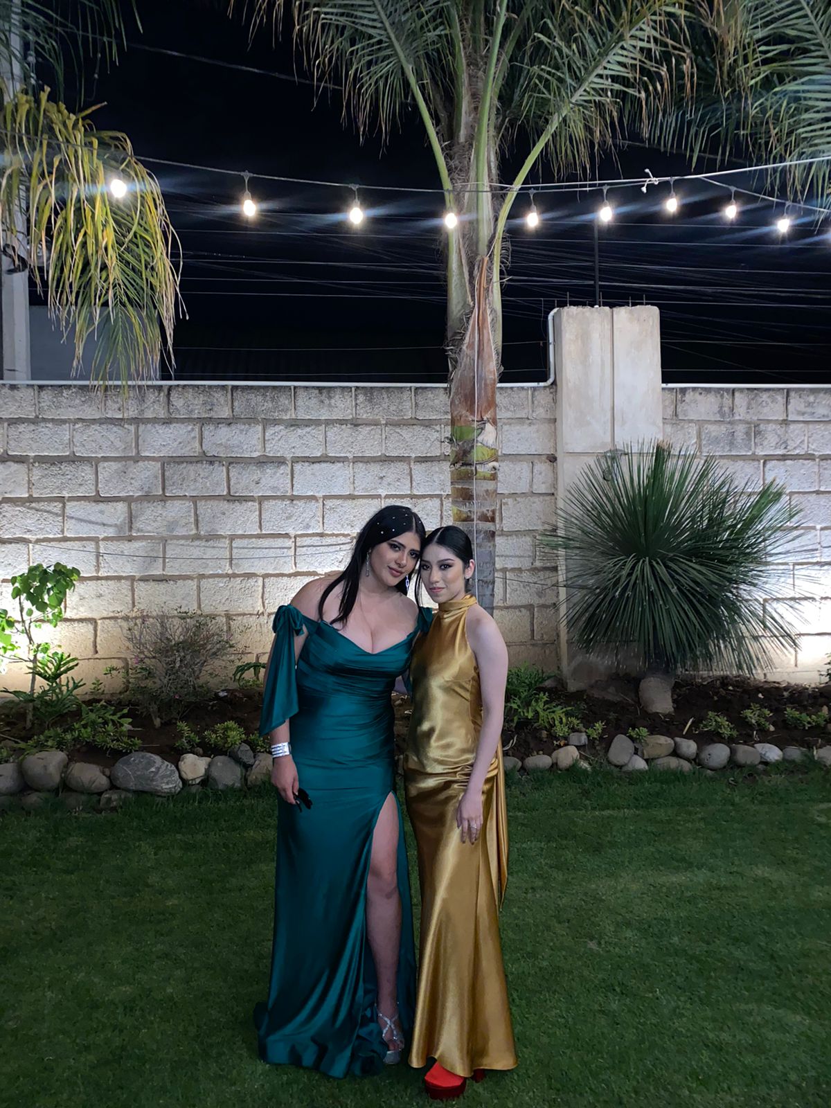 Arita - verde esmeralda - Cindel vestidos maxi, midi, mini, para toda ocasion, largos, de fiesta, de boda